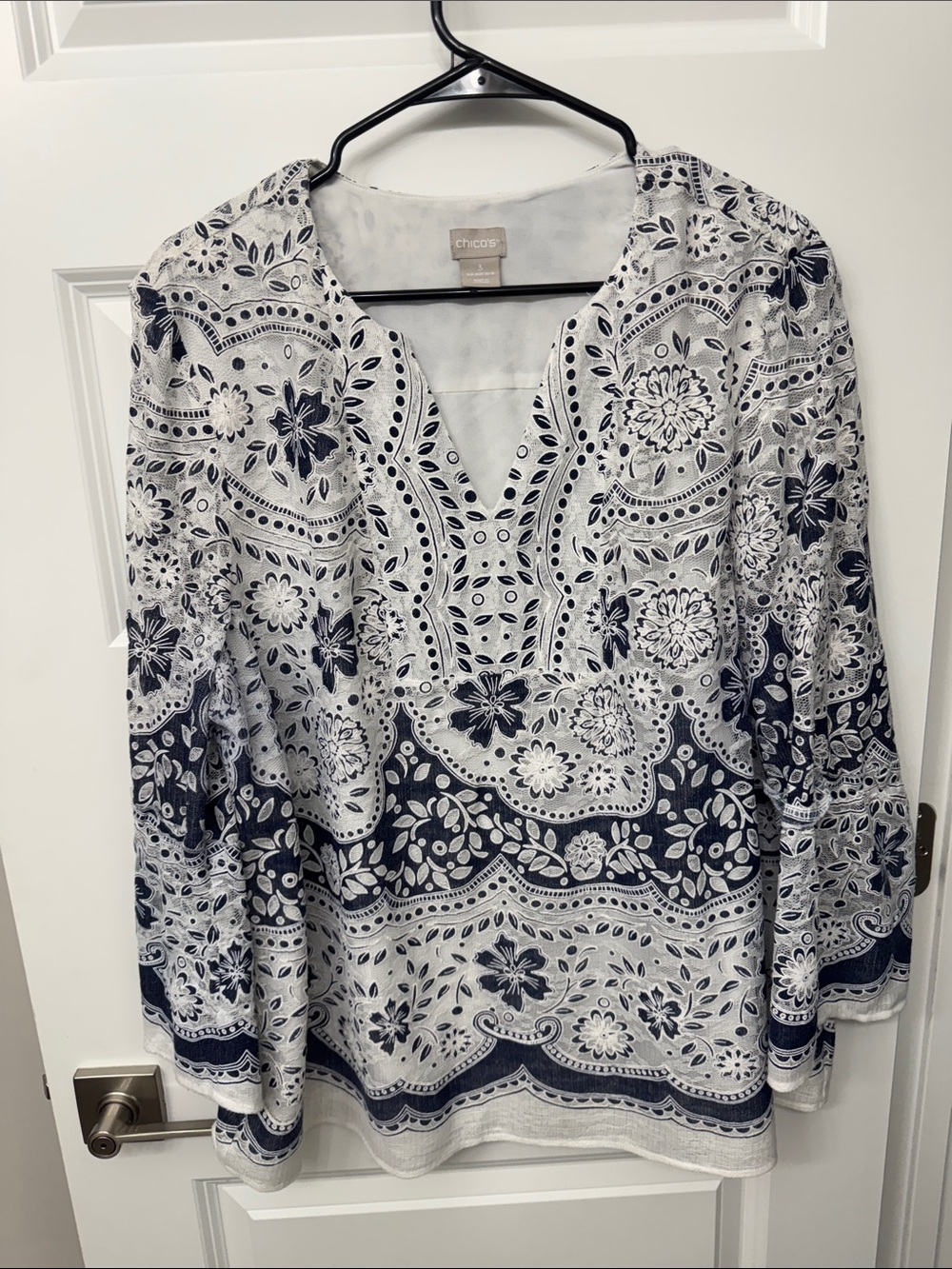 Chico's Navy & White Floral Scroll V-Neck Tunic